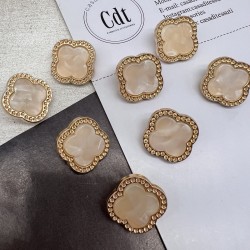 Пуговицы в форме клевера, золотистый металл с бежевой вставкой, 21 мм