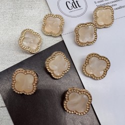 Пуговицы в форме клевера, золотистый металл с бежевой вставкой, 21 мм