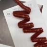 Тесьма цепочка золотистая, оплетенная красными пушистыми нитями, 1.5 см