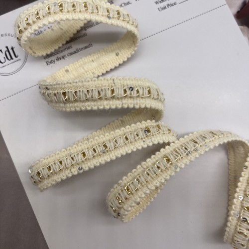 Тесьма цепочка золотистая, оплетенная молочными пушистыми нитями, 1.5 смпушистыми нитями, 1.5 см 2