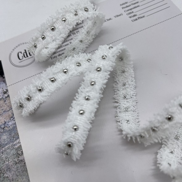 Тесьма текстильная белая с бахромой и металлическим декором, 12 мм