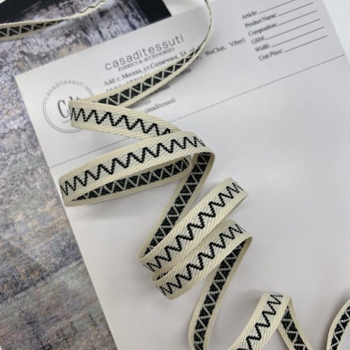 Тесьма жаккардовая молочная с чёрным зигзагом, 10 мм 2