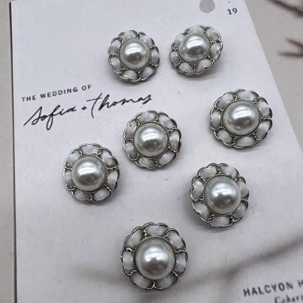 Пуговицы серебристые с бархатной лентой, 25 мм