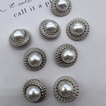 Пуговицы серебристые с жемчугом, 25 мм