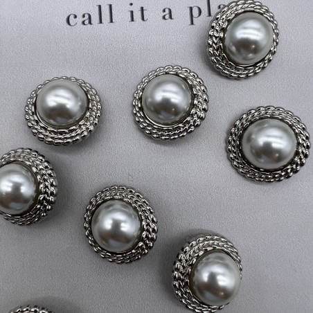 Пуговицы серебристые с жемчугом, 25 мм
