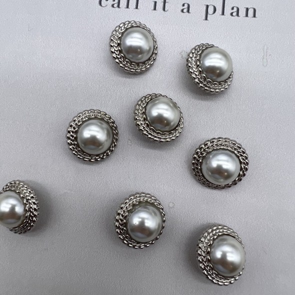 Пуговицы серебристые с жемчугом, 18 мм